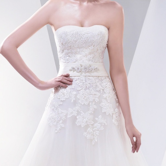 White Wedding Gown - Picture 9 of 10